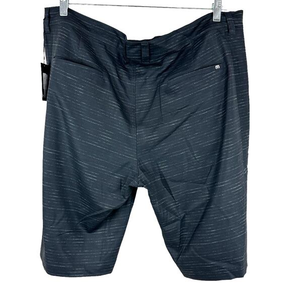 Travis Mathew NWT Hybrid Short Gray Striped Men's Size 42 In or Out of the Water - Picture 2 of 10